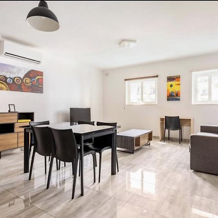 F8 Modern And Bright Apartment In Malta Мсида Экстерьер фото
