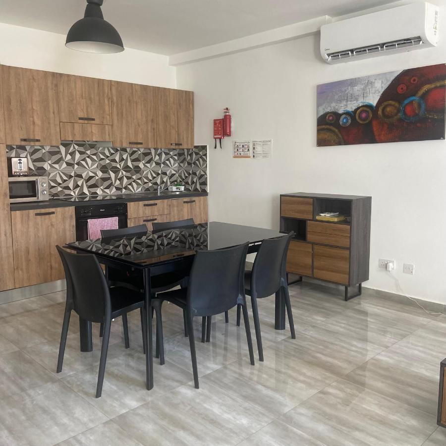 F8 Modern And Bright Apartment In Malta Мсида Экстерьер фото