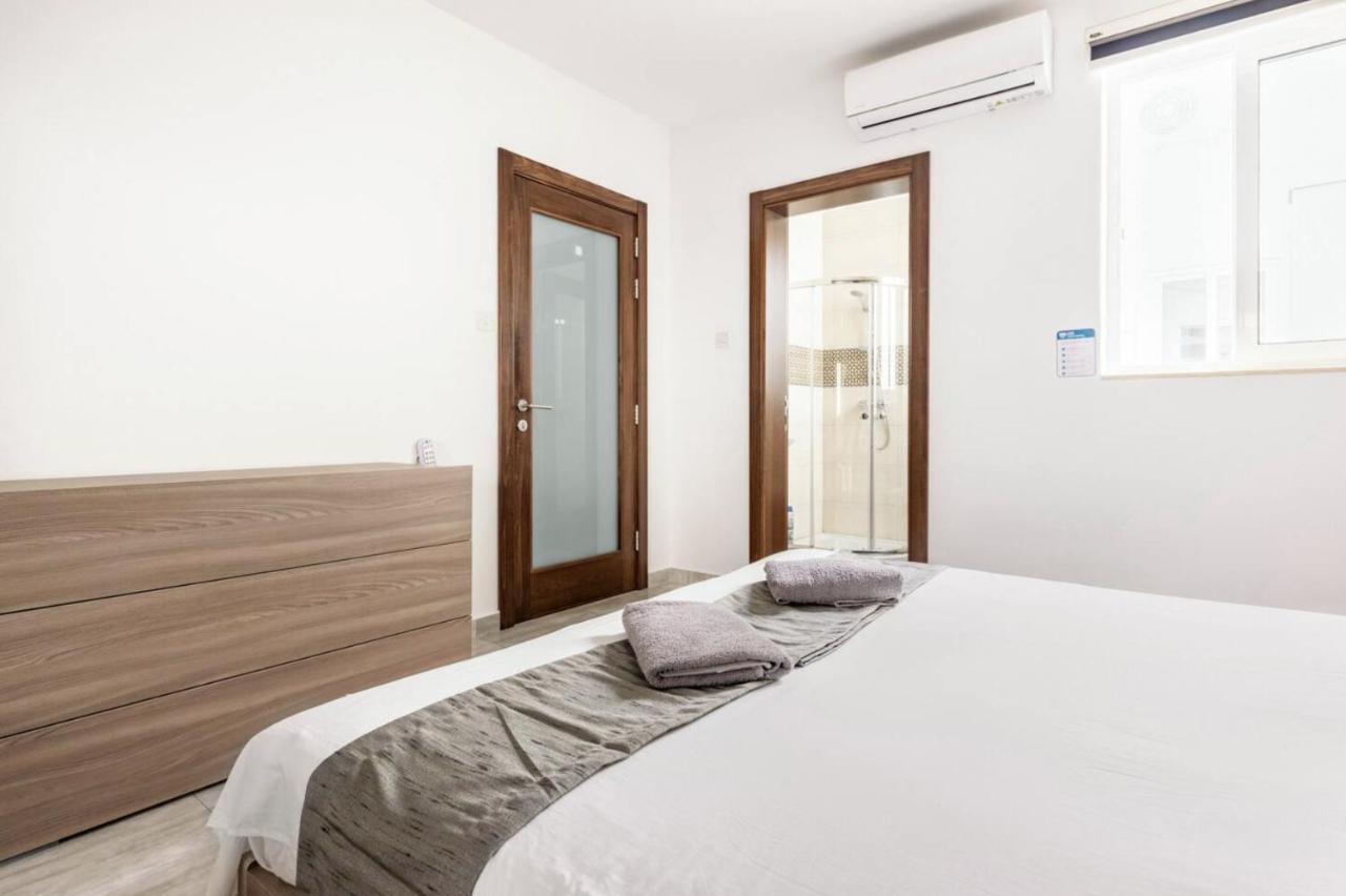 F8 Modern And Bright Apartment In Malta Мсида Экстерьер фото