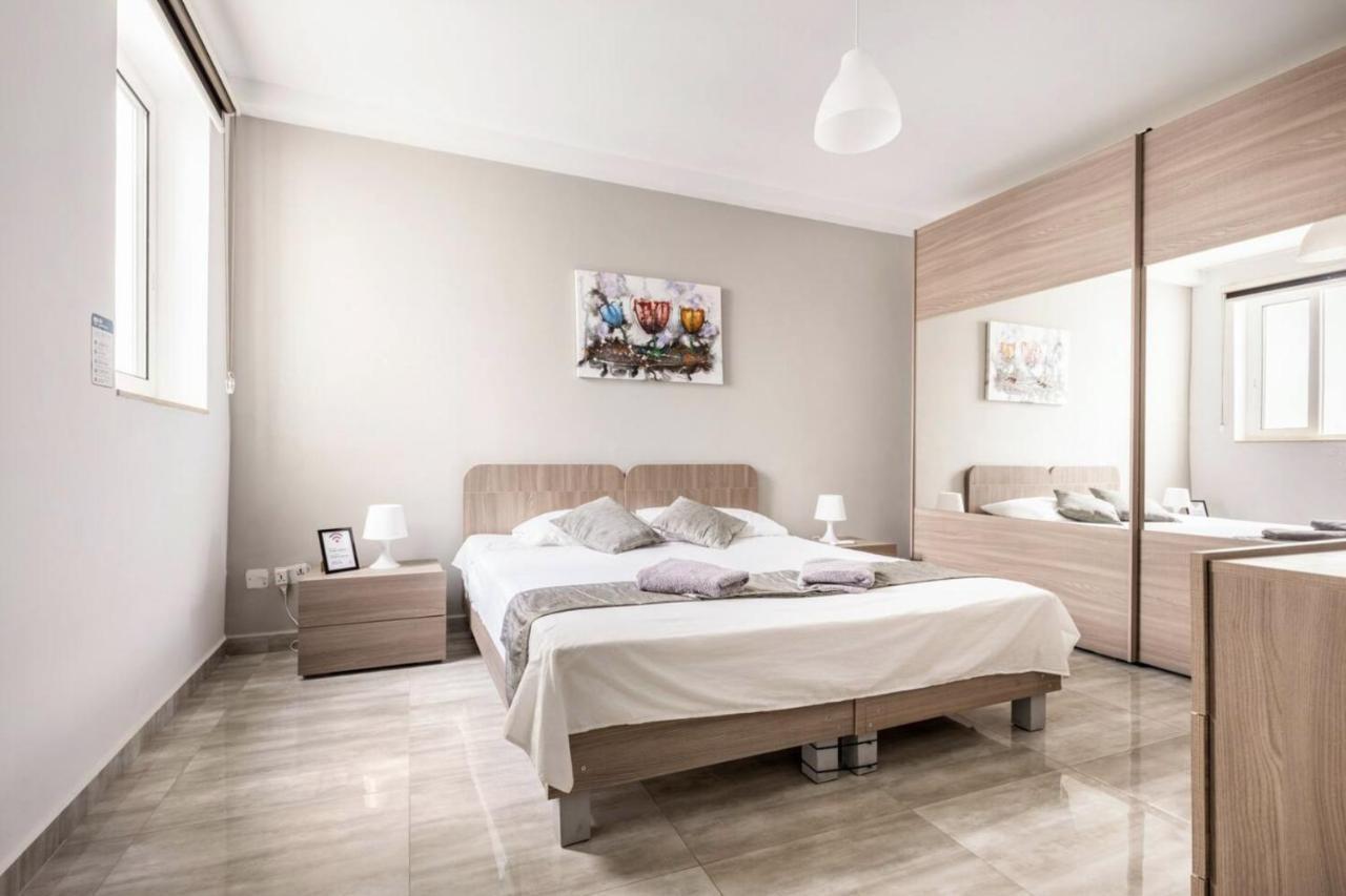 F8 Modern And Bright Apartment In Malta Мсида Экстерьер фото