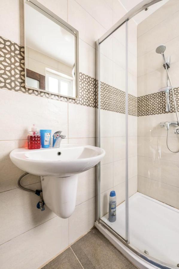 F8 Modern And Bright Apartment In Malta Мсида Экстерьер фото
