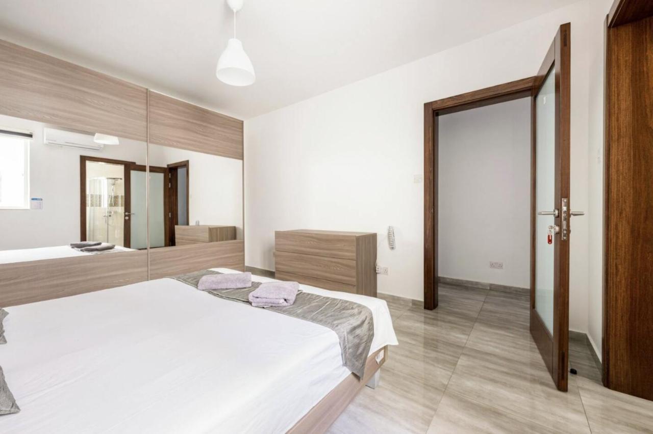 F8 Modern And Bright Apartment In Malta Мсида Экстерьер фото
