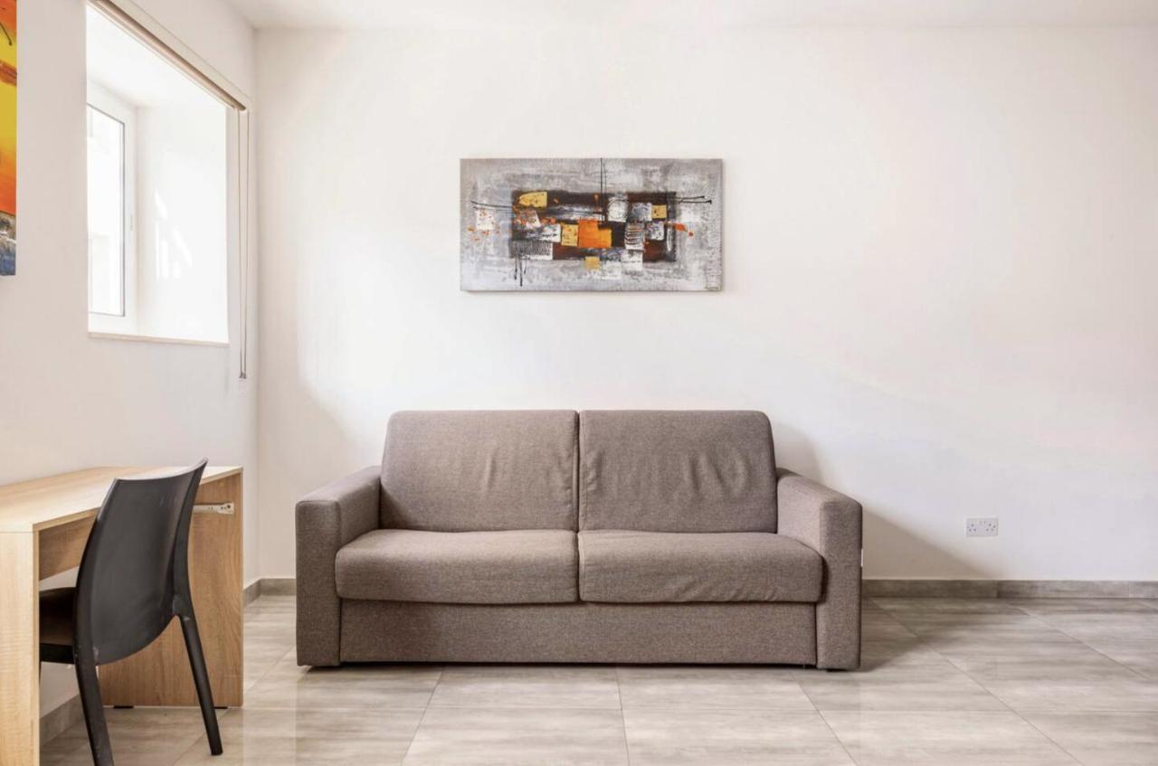 F8 Modern And Bright Apartment In Malta Мсида Экстерьер фото